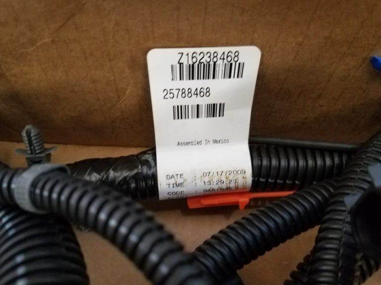 Chevy suburban tahoe 2007-14 gmc headlight wiring harness 25788468 OEM